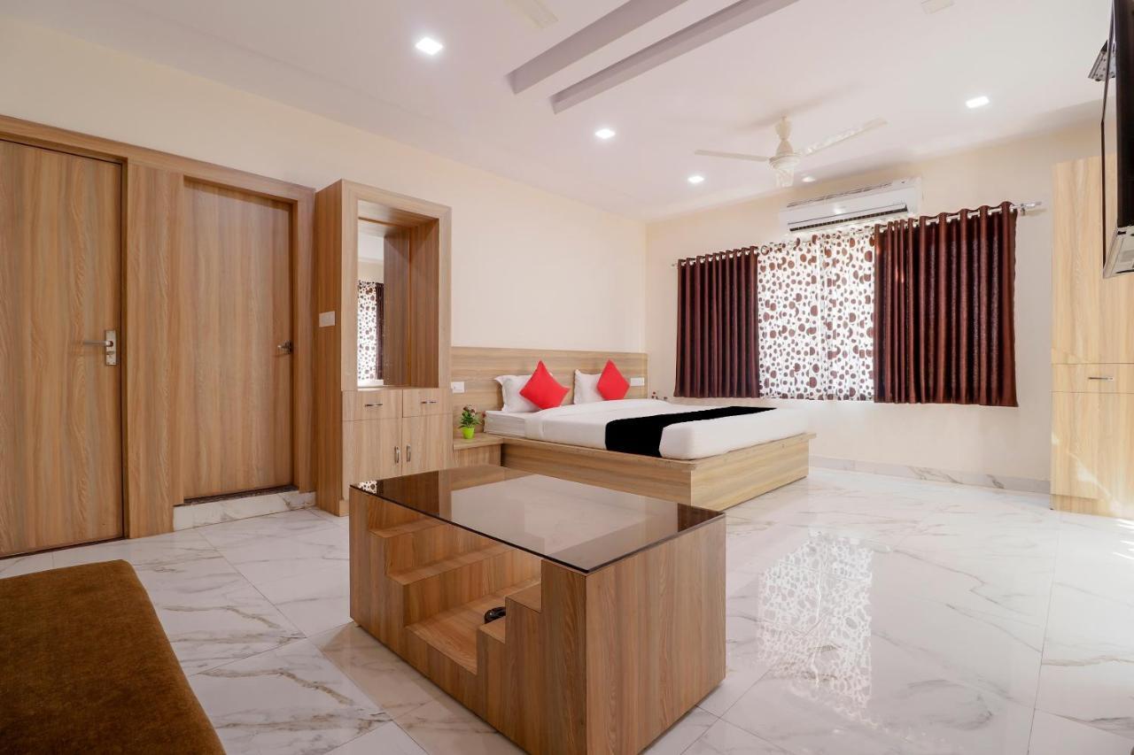 Capital O 63158 Hotel Om Sai Ram Chhatarpur Exterior photo