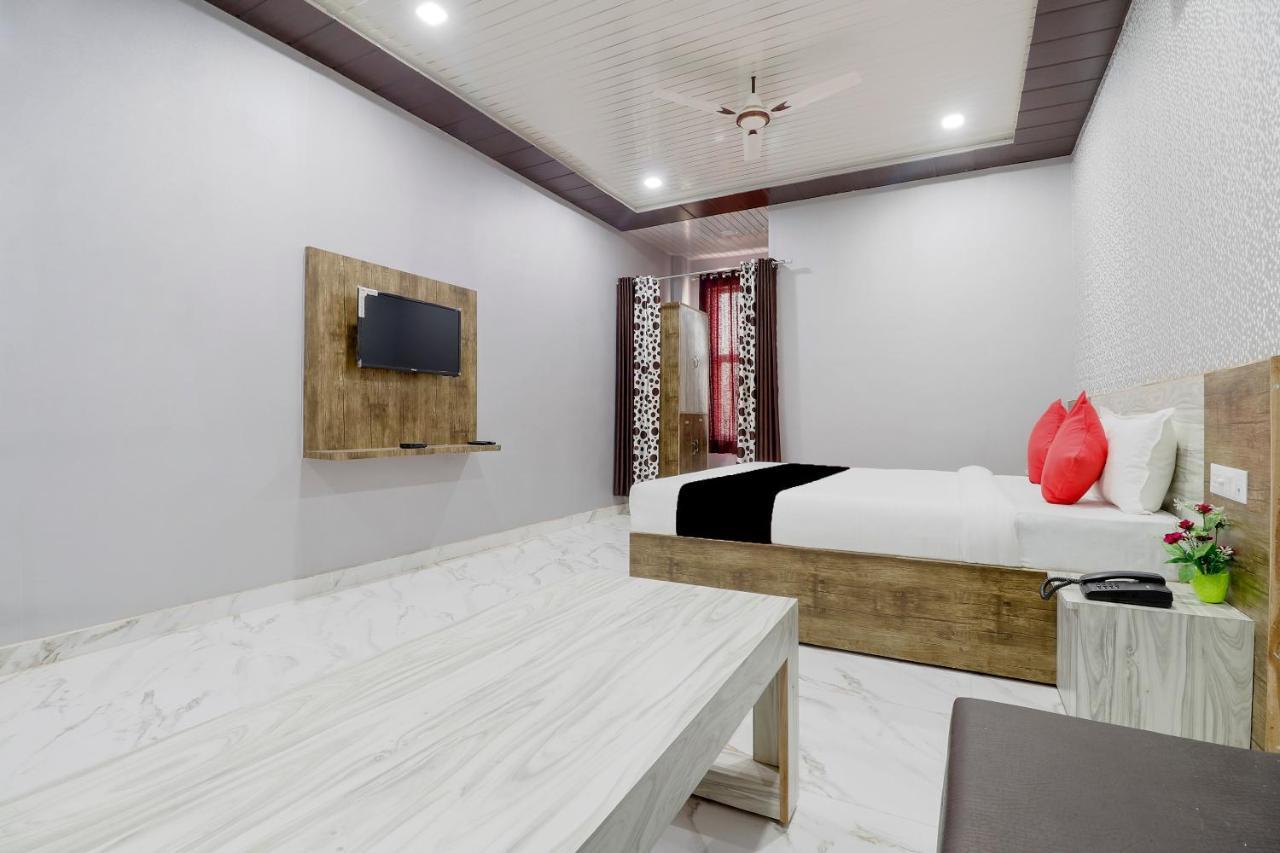 Capital O 63158 Hotel Om Sai Ram Chhatarpur Exterior photo