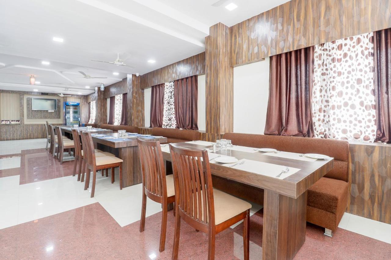 Capital O 63158 Hotel Om Sai Ram Chhatarpur Exterior photo