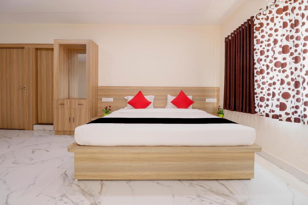 Capital O 63158 Hotel Om Sai Ram Chhatarpur Exterior photo